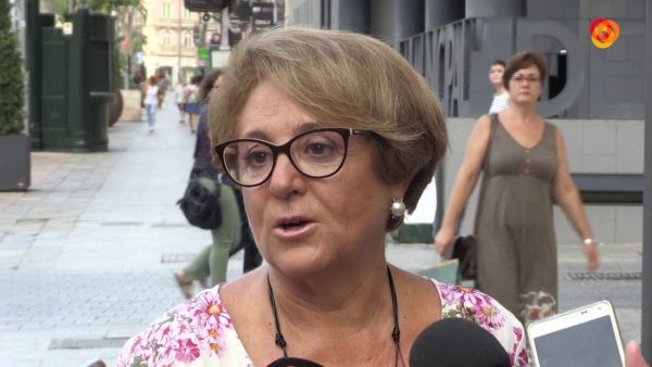 ARGAR y el Ayuntamiento cuelgan en el Teatro Apolo su cartel en apoyo a las familias de niños enferm