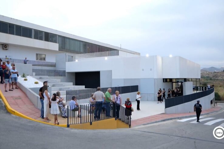 5ce3d4370bbb84cd29241c34cc7d0847RWrxoPbcN3o.jpg